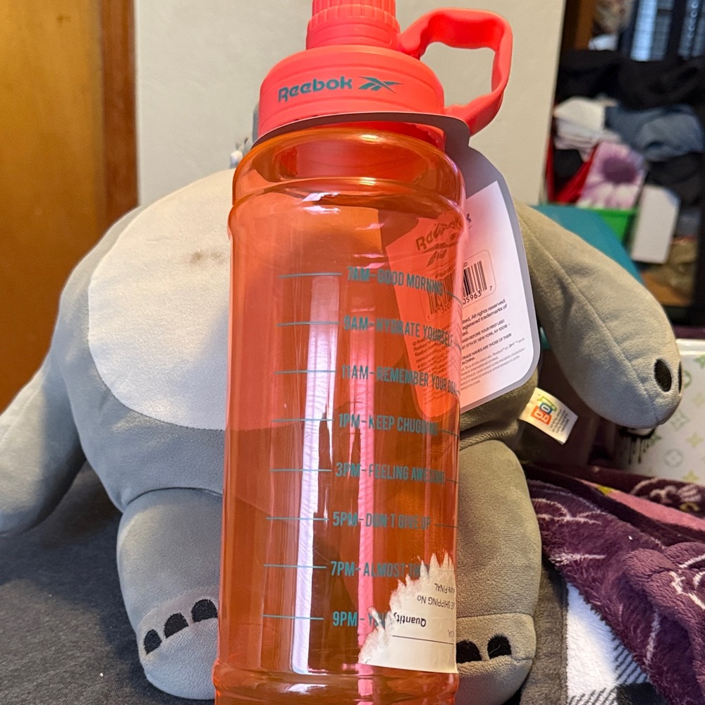 Reebok 67 oz plastic water bottle